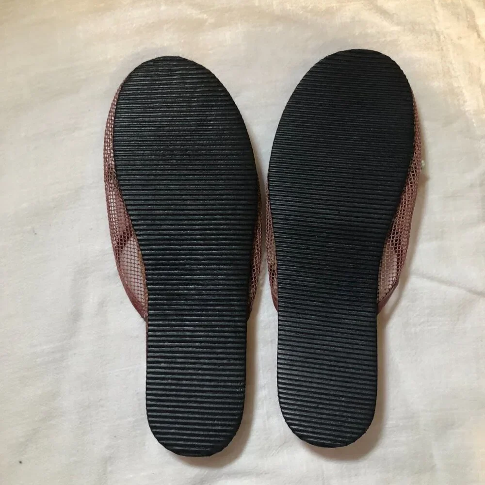 Easy U.S.A. Chinese Slippers with Roses Brown Size 7 NWOT - Picture 3 of 9